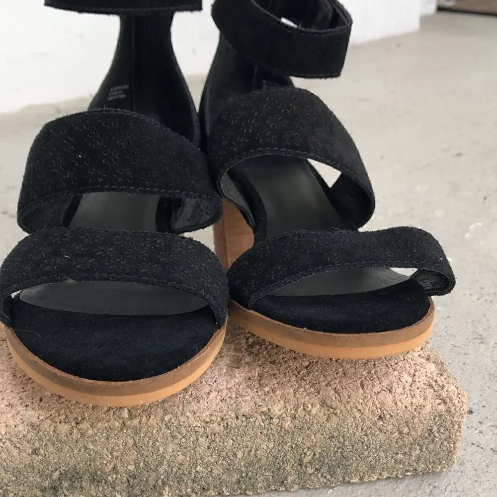 Frye & Co. Bryn Perf suede